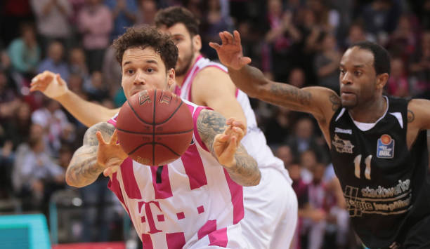 同时他们在 同时他们在