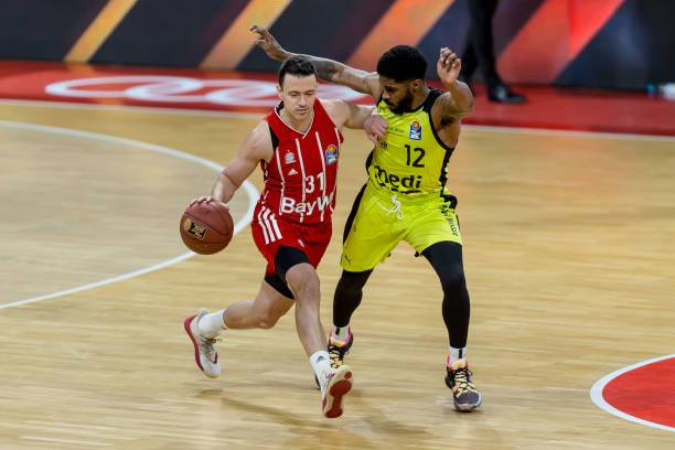 力的阿尔卡 力的阿尔卡