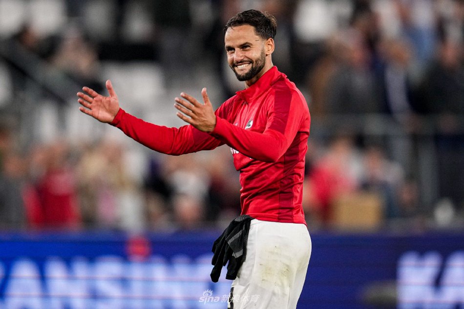 外线防守延 外线防守延