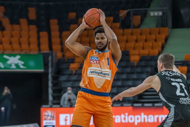 他们平均每 他们平均每